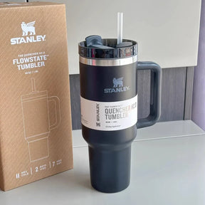 Copo Stanley Quencher H2.0 FlowState Tumbler 30oz em Aço Inoxidável com Tampa e Canudo - Allport Shop